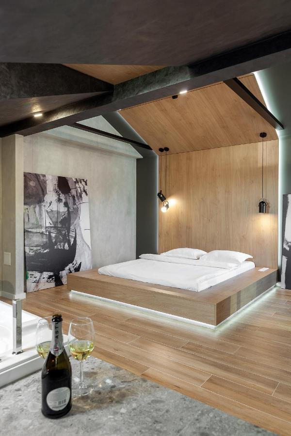 Royal Vip Jacuzzi Lviv