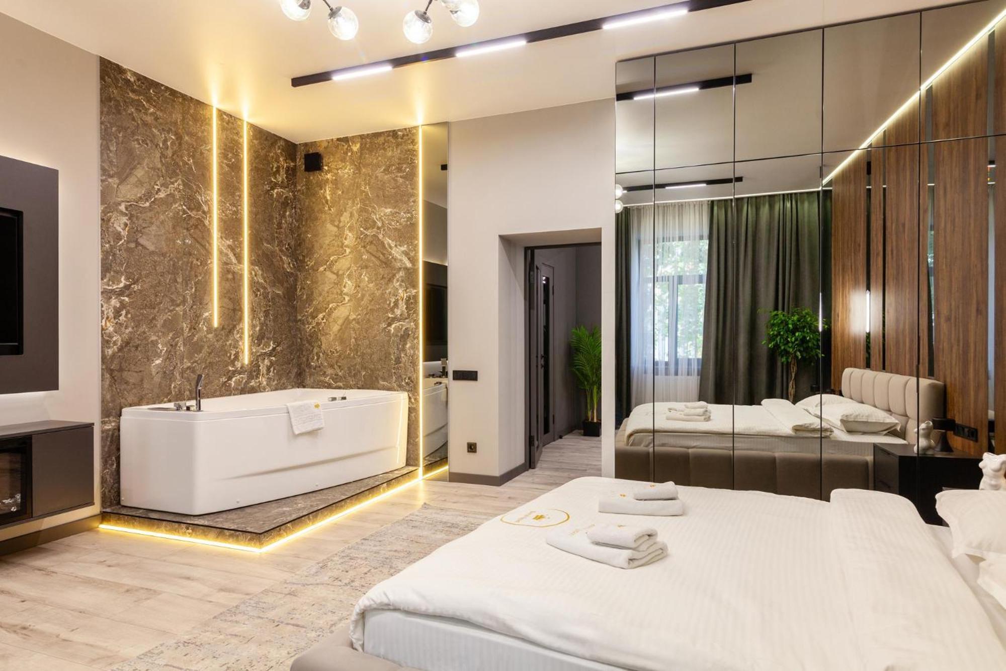 Royal Vip Jacuzzi 利沃夫